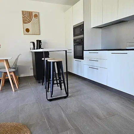 Maison A 2 Pas De La Avec Vue
